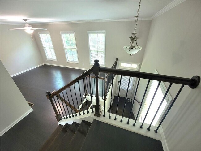 Building Photo - 600 Northaven Ave