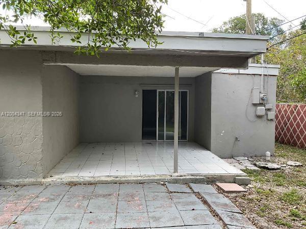 Building Photo - 1389 SW 24th Ave