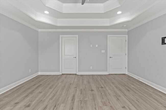 Building Photo - Immaculate 4 Bedroom Home Between Athens a...