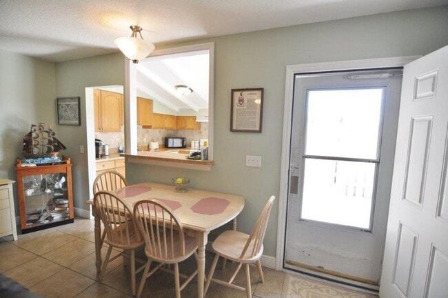 Building Photo - 1325 Arapaho St