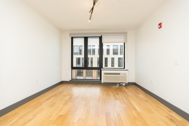Building Photo - 424 Arlington Ave