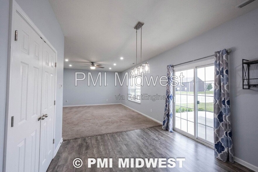 Building Photo - 8171 Brookville Wy