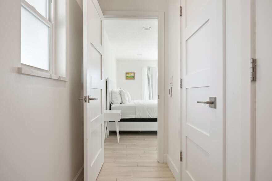 Building Photo - 220 June Dr