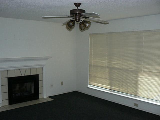 Building Photo - 1317 E Miller Dr