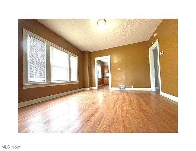 Building Photo - 13438-13438 Hartford Rd