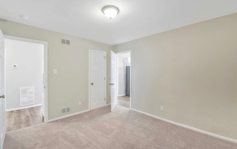 Building Photo - 1841 Haines St