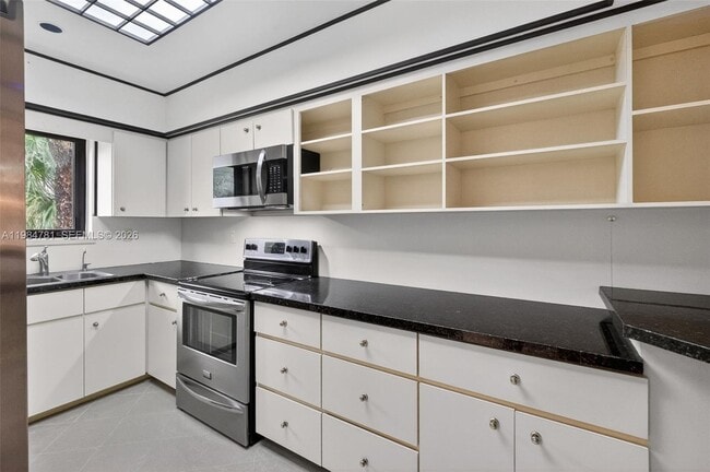 Building Photo - 1626 NE 105th St