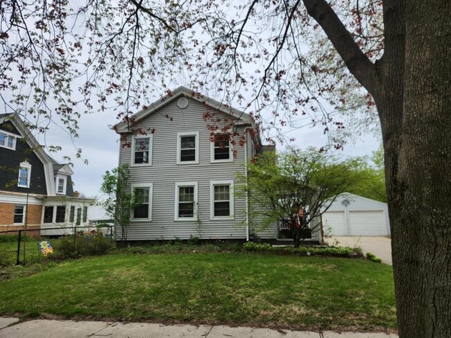 Primary Photo - 531 N 5th St