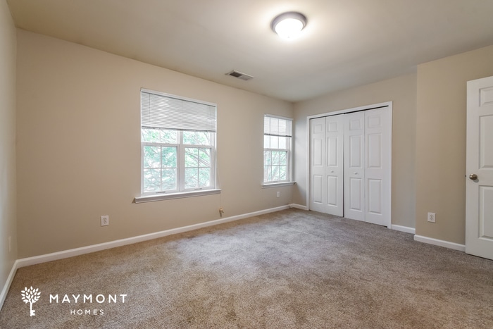 Building Photo - 731 Crestwell Cir