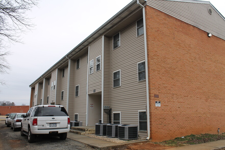 Building Photo - 807 Whitney Ave NW