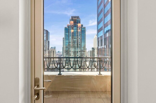 Building Photo - 118 E Erie St