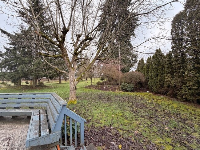 Building Photo - Private and quiet 3BD, 2 BA w/ 2 car garage near Fedrickson!