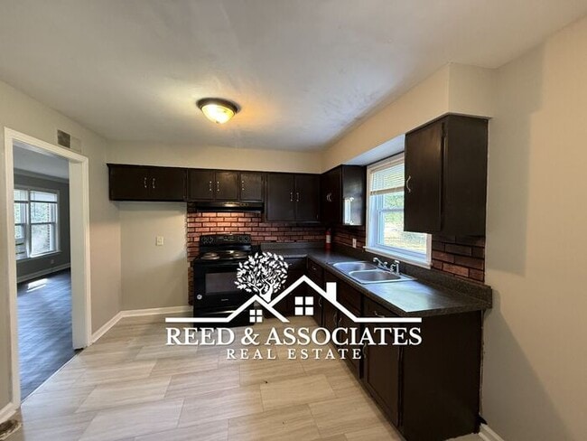 Building Photo - 3 Bedroom in Whitehaven!