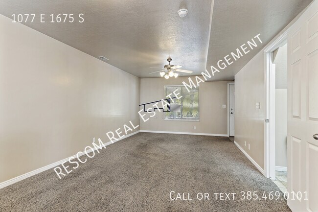 Building Photo - 1077 1675 S