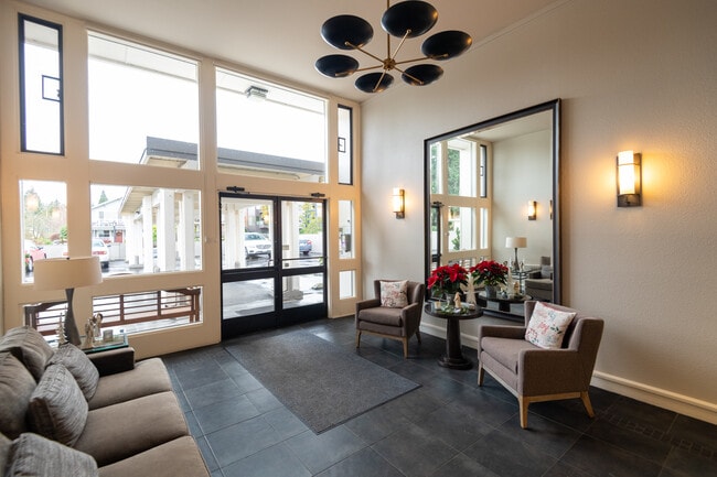 Building Photo - 1600 43rd Ave E