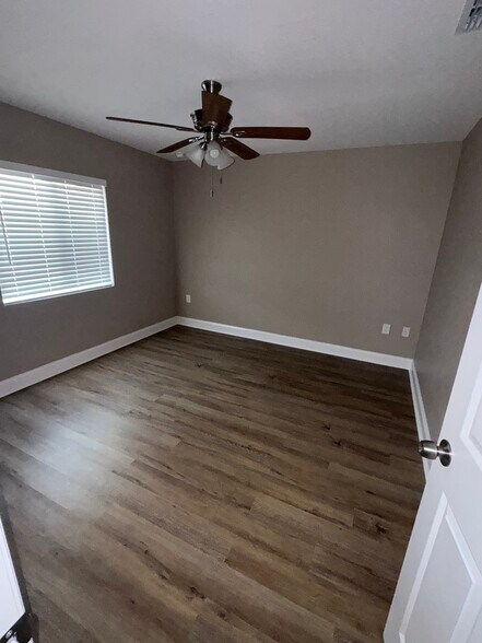 Building Photo - 1149 Sycamore St