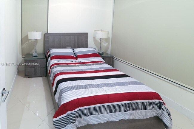 Building Photo - 10501 NW 66th St