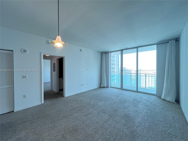 Building Photo - 951 Brickell Ave
