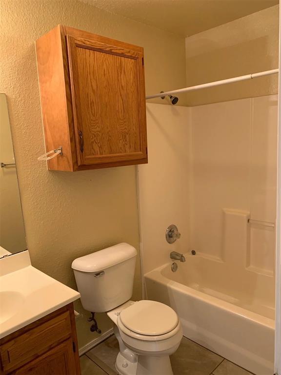 Building Photo - 826 Russell Cir