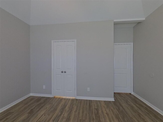 Building Photo - 14090 Waukegan Way S