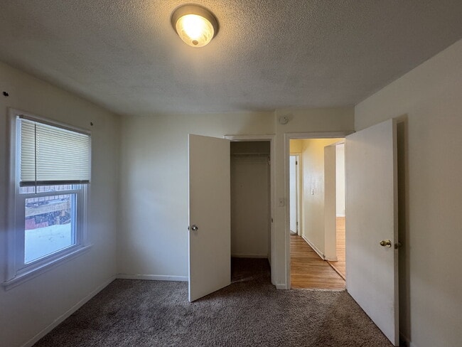 Building Photo - "Charming 3-Bed Haven with Hardwood Floors & Cozy Fireplace in St. Louis Park!"