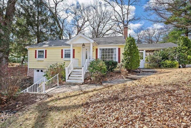 Building Photo - 95 Oriole Rd