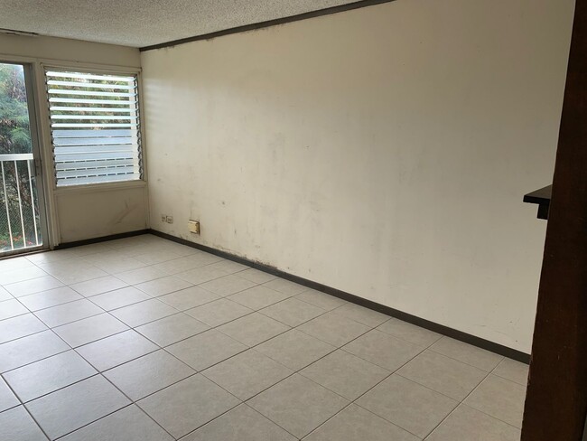 Building Photo - STUDIO 1 BATH UNIT