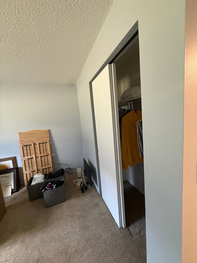 Building Photo - Spacious 2bd/2ba Condo- Lakewood CO, Available 7/10/26!