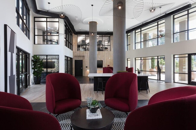 Building Photo - 207 Infinity Wy