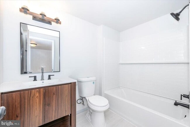 Building Photo - 6 Schaller Ln