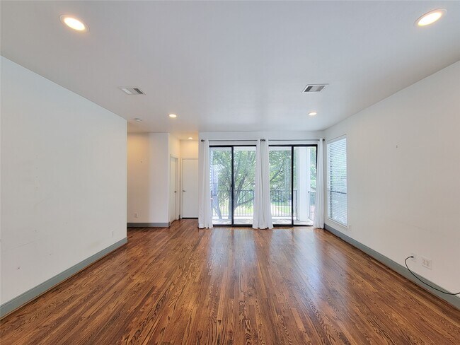 Building Photo - 1432 Ennis St