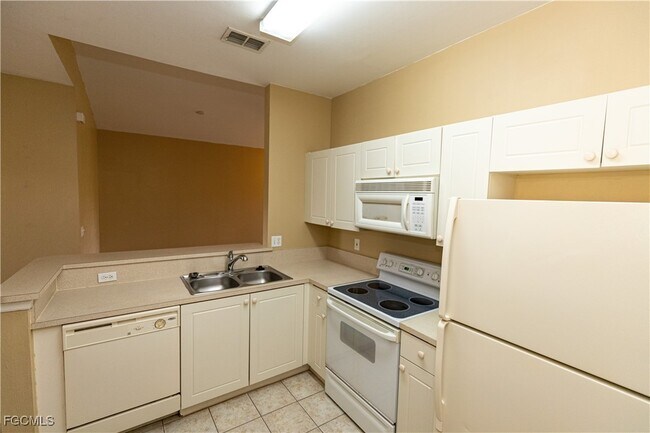 Building Photo - 4275 Bellasol Cir