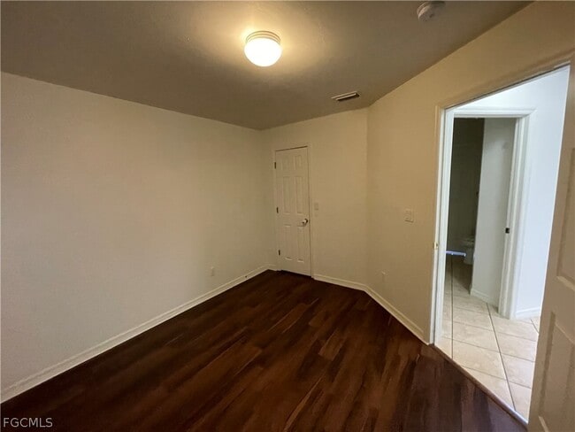 Building Photo - 1428 SW 29th St