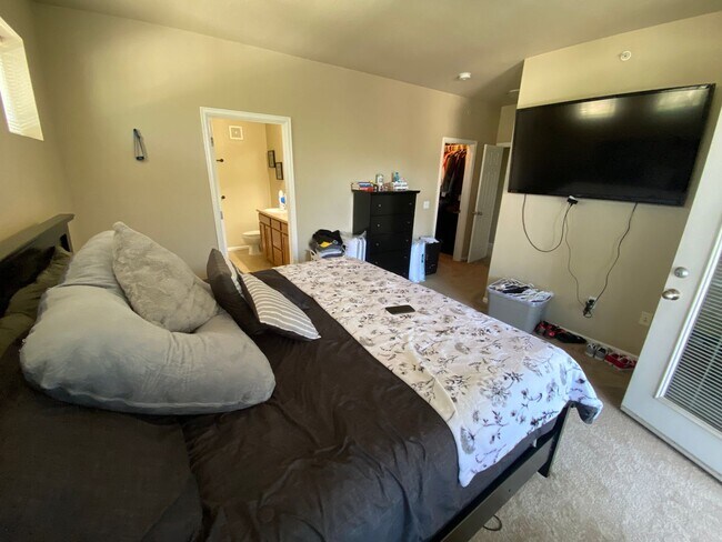 Building Photo - Live Close to Olde Town Arvada!