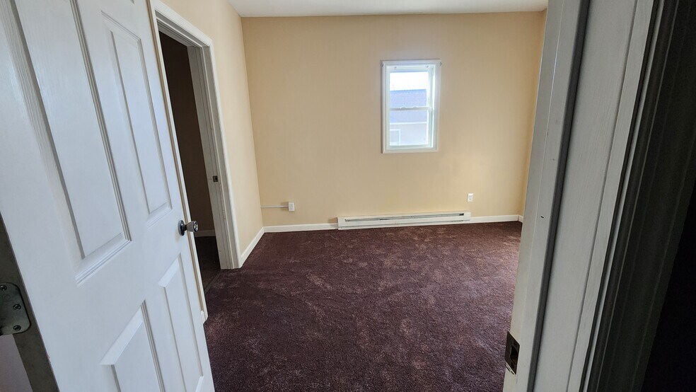 2nd bedroom - 40 Northern Dr