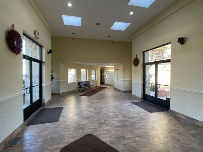 Building Photo - 1204 Whitney Ave