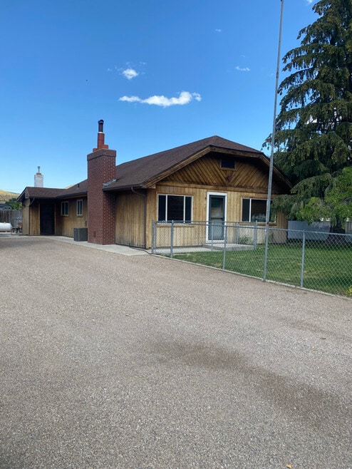 Building Photo - 5602 W Old Hwy 91
