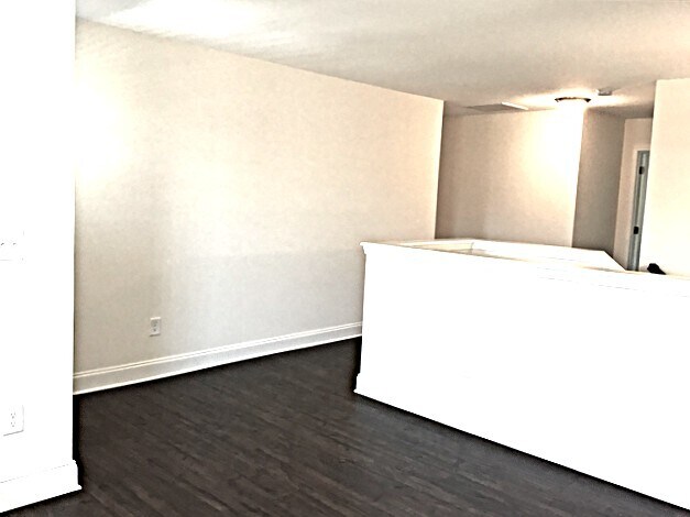 Building Photo - 1682 Weatherbrook Cir