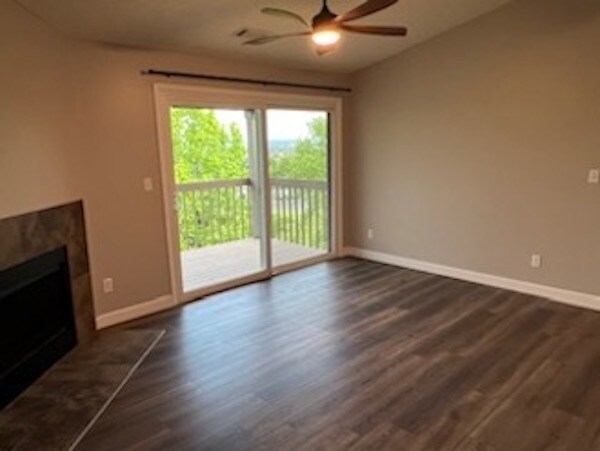 Living Room - 8892 Eagleview Dr