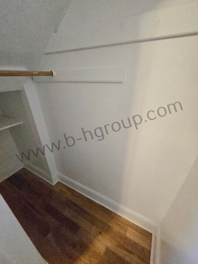 Building Photo - 821 48th St