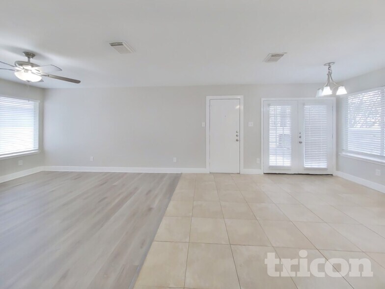 Building Photo - 18835 Atasca Oaks Dr