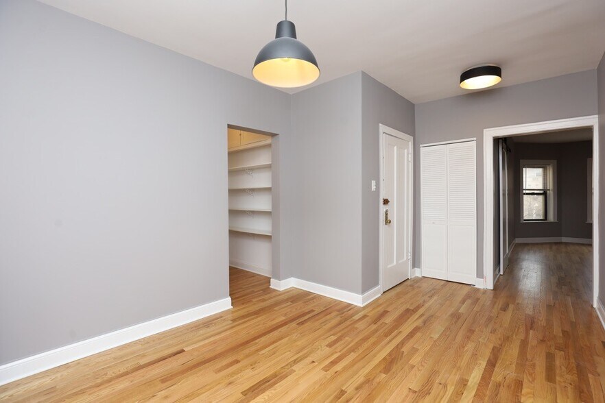 Building Photo - 626 W Stratford Pl