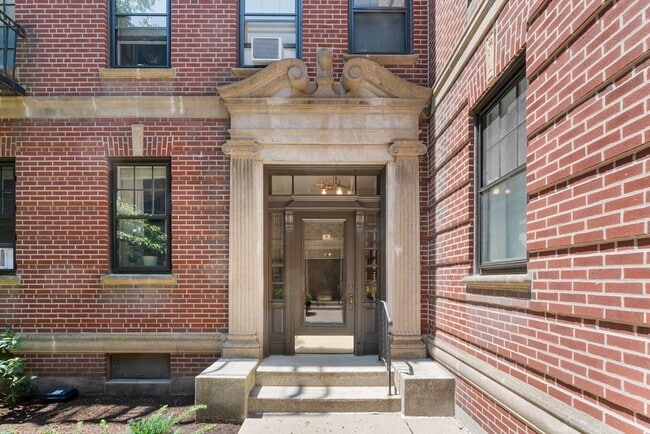 Building Photo - 42 Linnaean St
