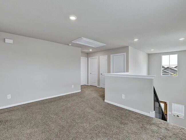 Building Photo - 960 Summer Dr