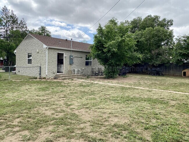 Building Photo - 1902 S Franklin Ave
