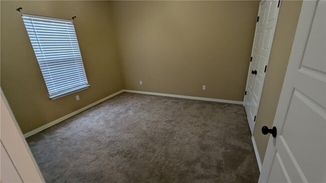 Building Photo - 1202 Christian Ave