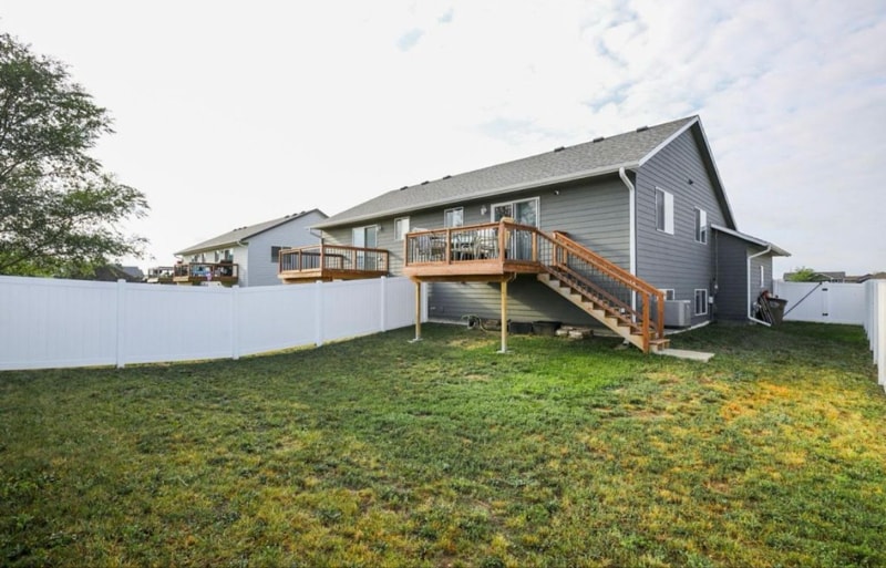 Building Photo - 1600 East 69th St N