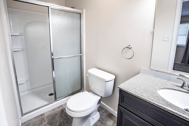 Building Photo - 3 bedroom, 2 bath townhome in Pike Creek