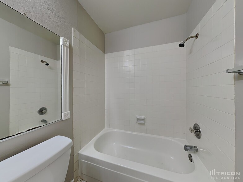 Building Photo - 119 Catalpa Ln