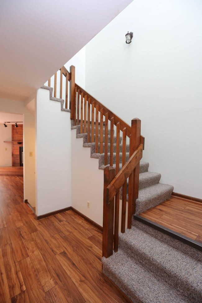 Building Photo - 439 Foxfire Dr